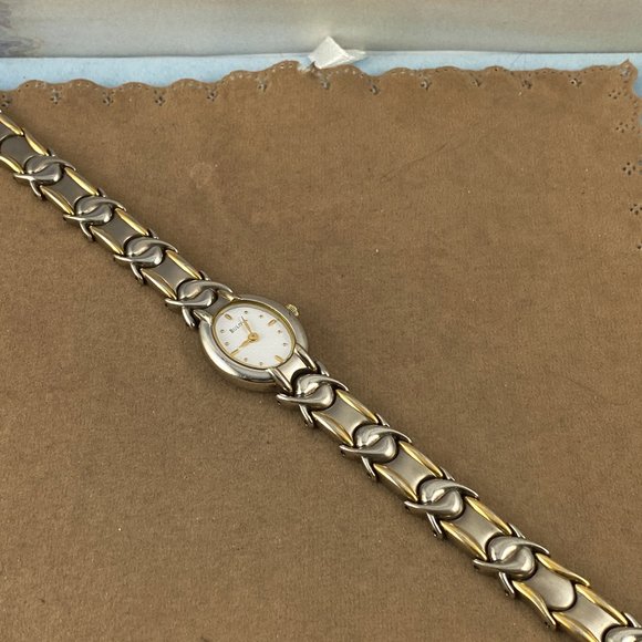 Vintage Bulova Infinity Link Sweet Heart Watch main image 4